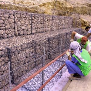 Buy cheap Hexagonal Gabion Wall - Galvanized Steel Flood Defense Barrier (2x1x1m) from wholesalers