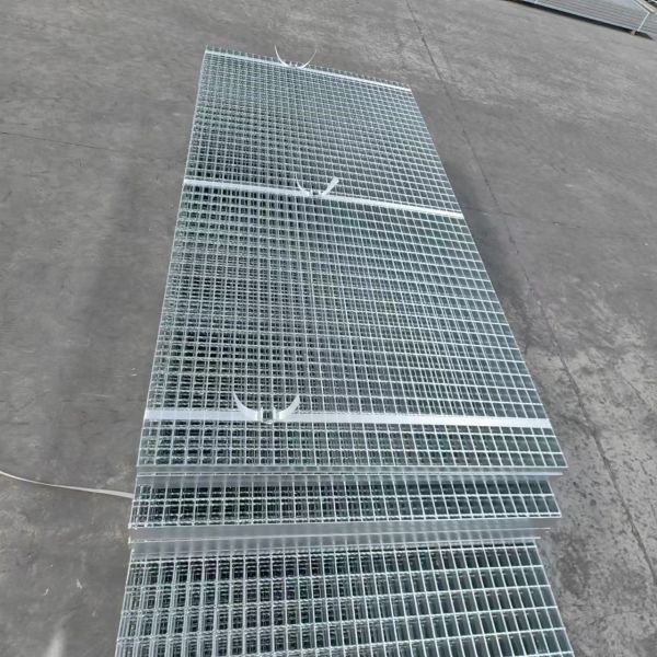 Buy 30mm Pitch anti   rust steel grating Bright Surface Smooth Welded at wholesale prices