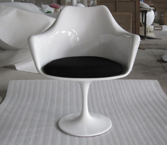 White Coffee Shop Knoll Tulip Chair , Saarinen Tulip Chair With Cushion