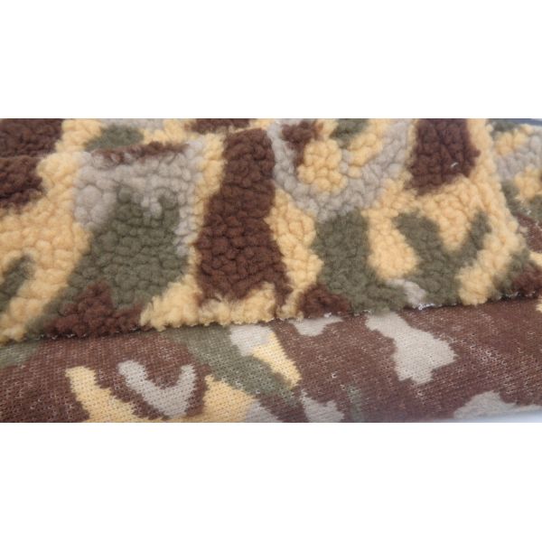 Bonded Camouflage Patterned Lamb Fabric 100% Polyester 400 GSM