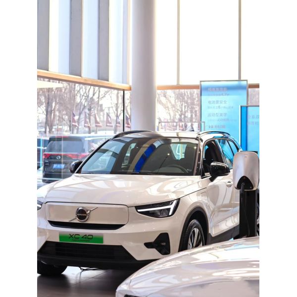 78kWh Battery Capacity Dual Motor Four-Wheel Drive Mobile APP Remote Control Electric SUV Cars VOL-VO XC40 RECHARGE AWD