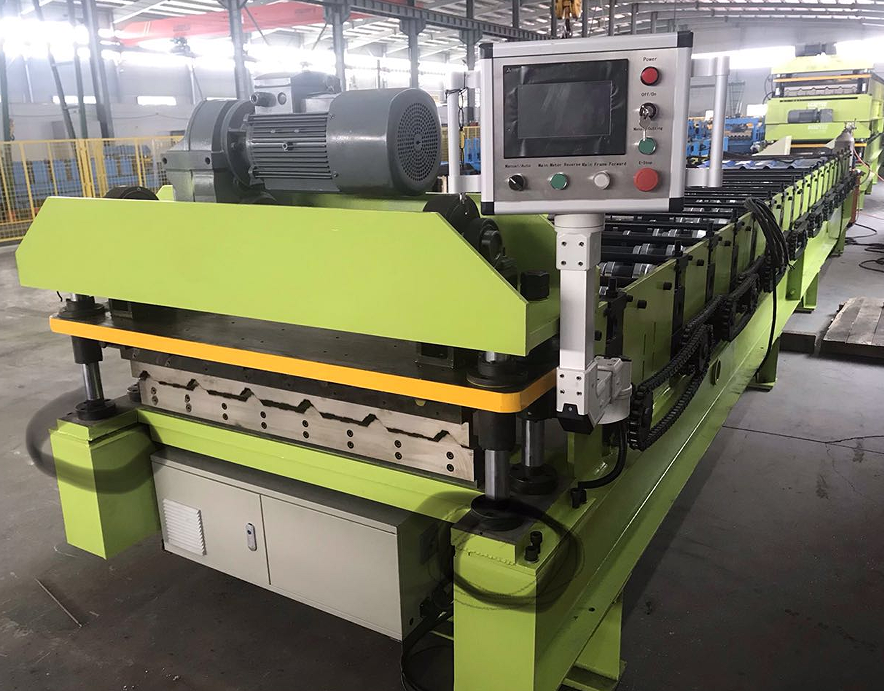 Single layer roofing sheet machine