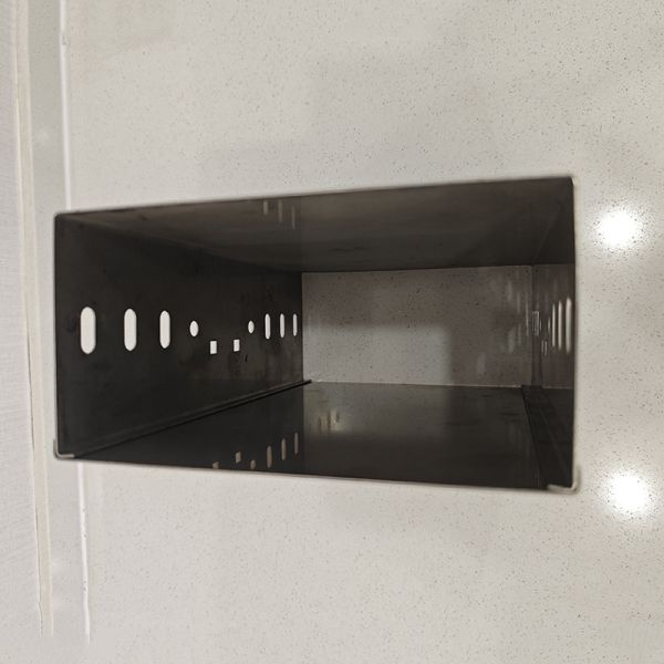 Corrosion Resistance Galvanized Cable Tray With Accessories Silver Wall / Floor-Mounted Type