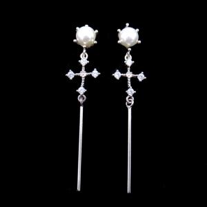 China 9 X 42 MM Thin And Long Drop Earrings Made Of 925 Silver For Mature Woman on sale