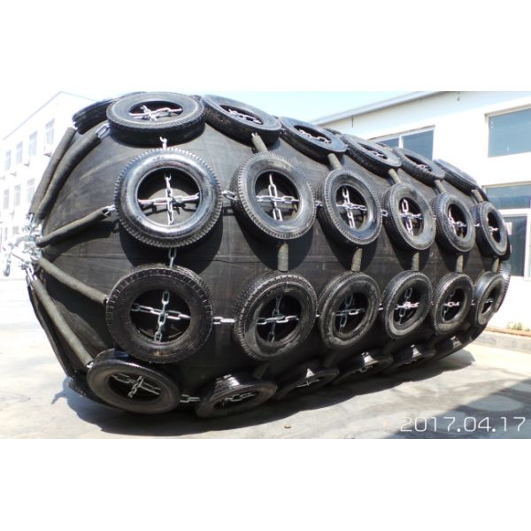 ISO17357 Pneumatic Marine Fenders Ship Transporting Rubber Inflatable Dock