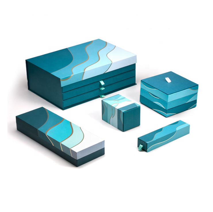 Recycled Materials Creative Luxury Paper Gift Box For Valentine Day