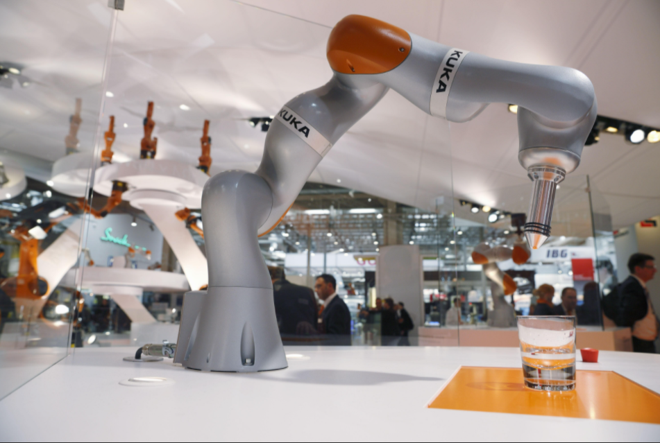 7 Axis Robot Arm Cnc 7 Dof Kuka LBR Iiwa 7 R800 CR Installation Handling Stacking