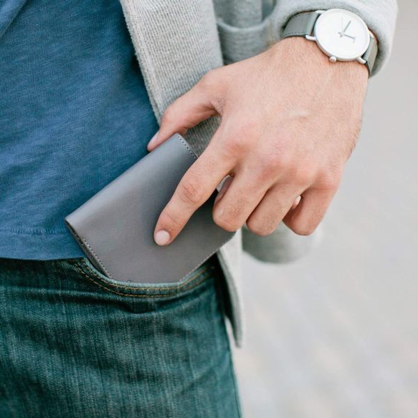 Daily Used Men's Real Leather Bifold Wallet with RFID Protection and Minimalist Design