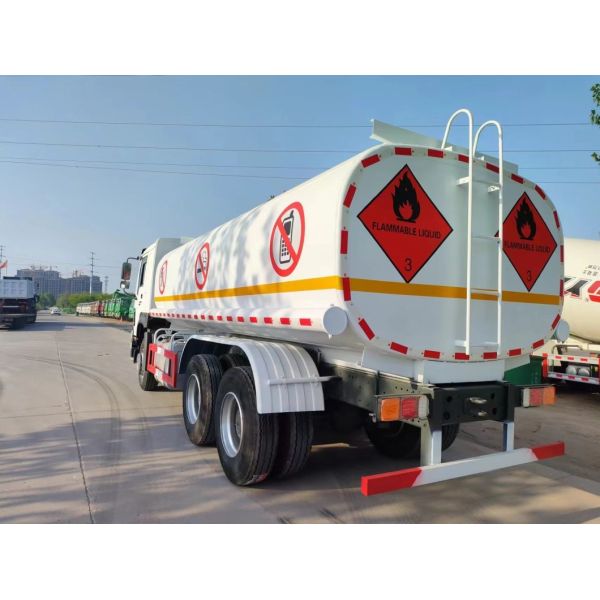 HOWO 6X4 20 28cbm 20000 Liters 6000 Gallon 371HP Fuel Dispenser Tank Truck Oil Fuel Tanker Truck for Sale