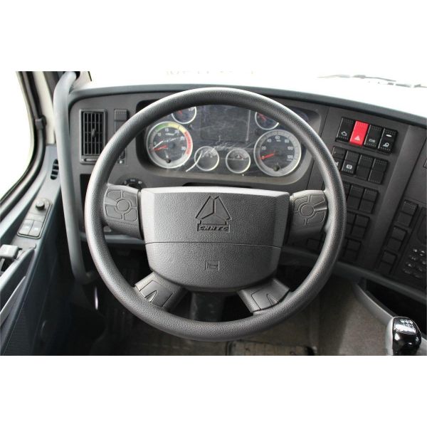 High Performance Engine Truck Used Tractor HOWO T7H Born For Transportation