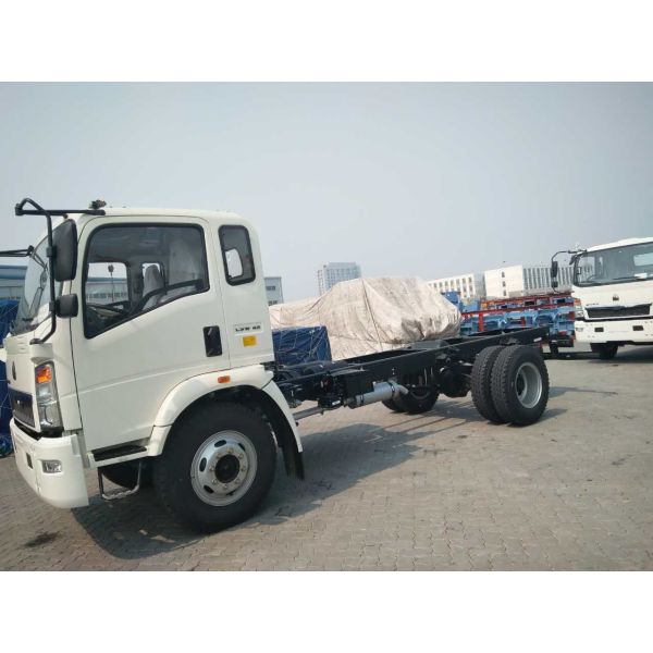 Sinotruck New 4-6t CDW 65HP Light Duty Dump Truck Euro II Emission Standard Howo Light Cargo Truck