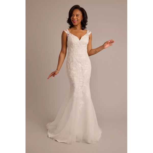 Modern Illusion Back Lace Appliques Chapel Train Cap Sleeve Sheath V-neck Mermaid White Organza Wedding Dress