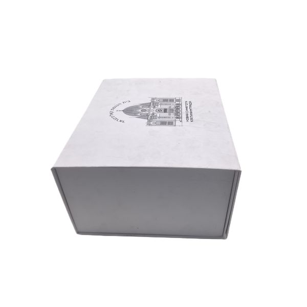 White Rigid Folding Gift Paper Box Packaging For Clothes And Shoes