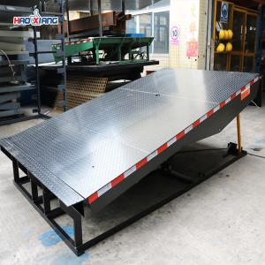 Blue Adjustable Height Loading Dock 10T Shipping Dock Plate