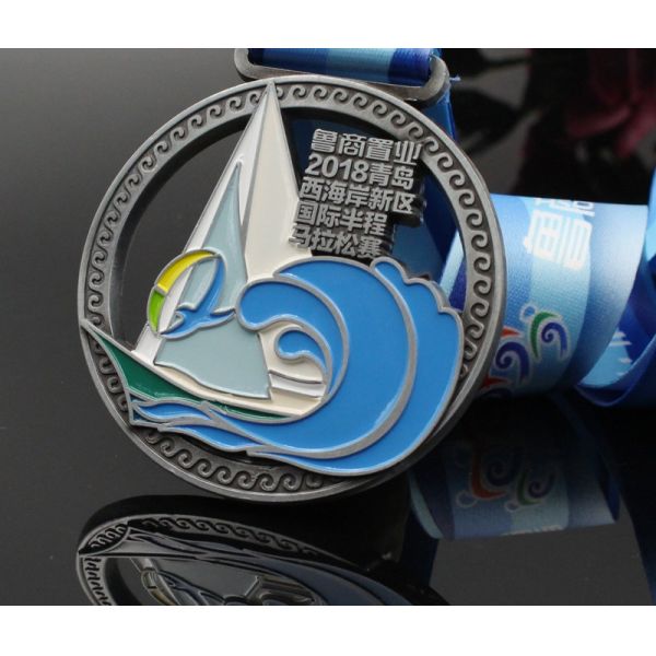 Yiwu Wholesale customized metal Hollow out MEDALS zinc alloy school sports meeting marathon logo customized