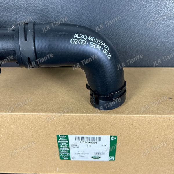 LR036058 Diesel Water Pipe Connector Outlet Pipe For Range Rove 4.4