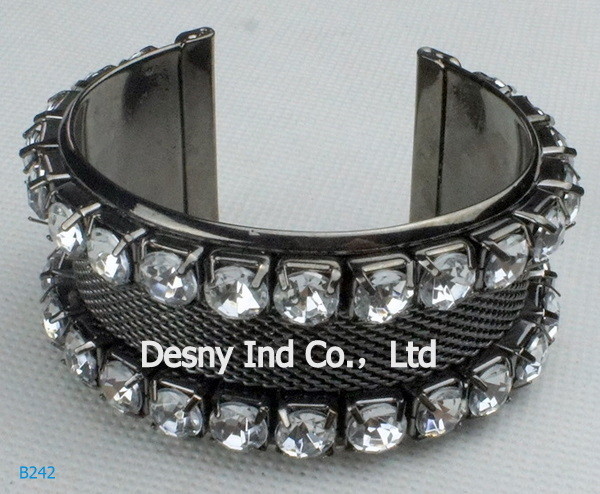 Elegant OEM /ODM metal bangles with gunmetal plated and rhinstones