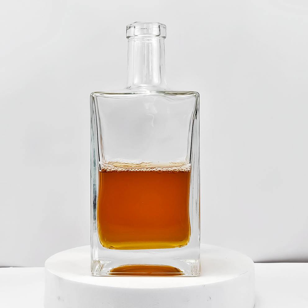 Vodka Spirits Glass Bottles with High Polymer Plug and Screen Printing Surface