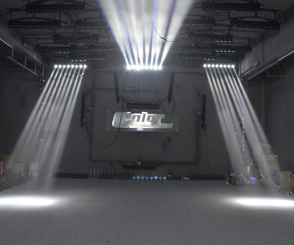 Stage Lighting Equipment LED Moving Head Beam Light Theatre Stage Effect