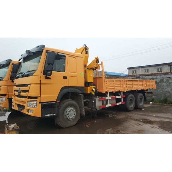 Howo 8x4 Cargo Truck Mounted Crane 12ton To 20 Ton High Performance