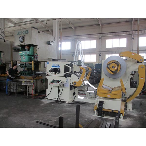 Precision Punching Coil Feeder Straightener Stamping Thick Plate Rebar