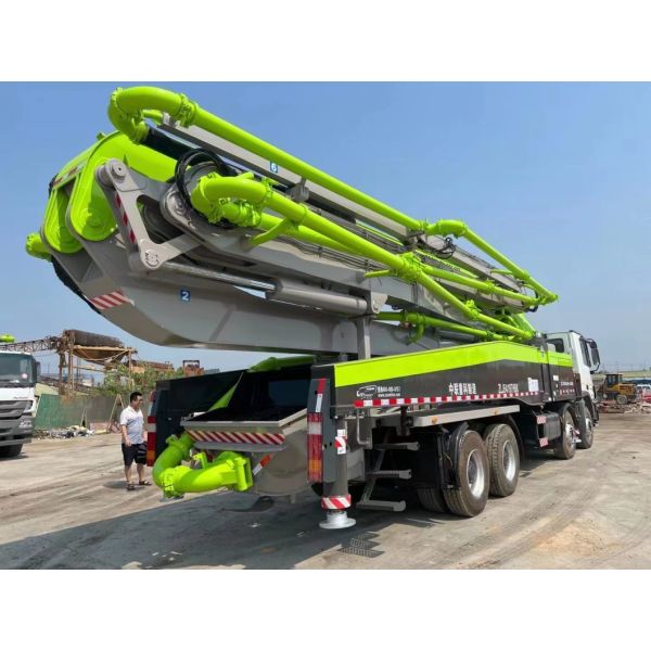 2012 Zml 52m Concrete Pump on Benz Truck Concrete Boom Pump Used Heavy Equipment