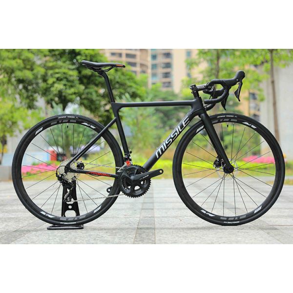 Buy Popular Model 700c Racing Roadbike With 22 Speed Gears And Aluminum Alloy Frame at wholesale prices