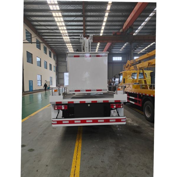 FAW Double Cabin Hand Operated Aerial Lift Truck Euro 3 14 Meters 4x2